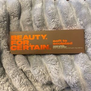 Soft to Sculpted Contour Palette - Brown and Orange